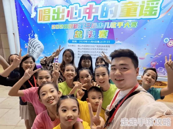 一同看彩虹2023小蓝大叔：分享生活点滴，传递温暖与希望的故事逐渐展开