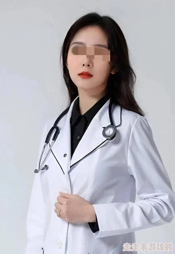 美女被的软件引发热议，网友纷纷讨论其背后的隐私问题与安全隐患，呼吁加强监管和保护措施