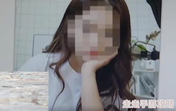 美女被的软件引发热议，网友纷纷讨论其背后的隐私问题与安全隐患，呼吁加强监管和保护措施