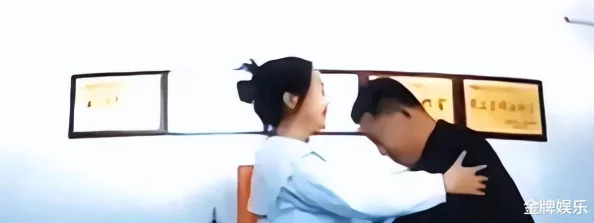 亲吻一边揉一边往下摸视频最新进展消息引发热议网友纷纷讨论视频内容及其影响力关注度持续上升 亲吻一边揉一边往下摸视频最新进展消息引发热议网友纷纷讨论视频内容及其影响力关注度持续上升