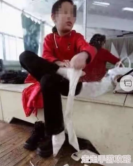 免费女上男下xx00xx00视频近日在网络上引发热议网友纷纷讨论其内容和拍摄手法成为社交媒体上的热门话题