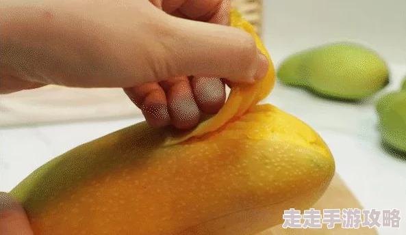 久久久香蕉近日被曝出与多位明星频繁互动引发热议网友纷纷猜测其背后隐藏的秘密关系究竟是什么让人期待更多内幕消息
